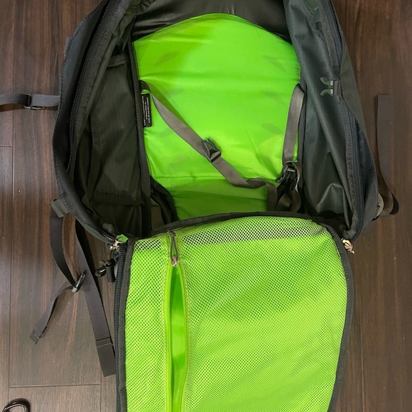 Osprey Farpoint 40 - Picture 5 of 6